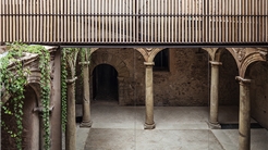 Intervención el el claustro del Palau-Castell de Betxí