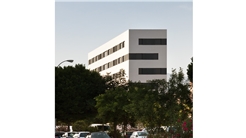 EDIFICIO CRUJIA. 24 VIVIENDAS EN PERIFERIA