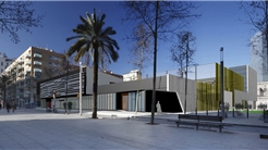 Escuela de Infantil y Primaria, Centro de Barrio y Aparcamiento * PRIMER PREMIO