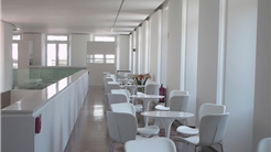 Cafetería, librería y zona net en el edificio Fundación Caixa Galicia en Ferrol
